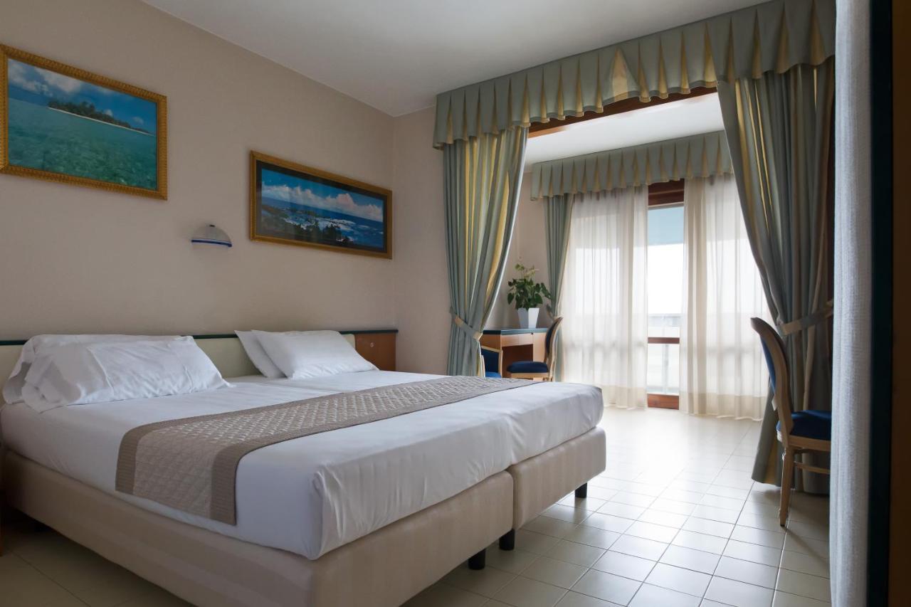 Hotel Monaco & Quisisana Lido di Jesolo Exterior photo